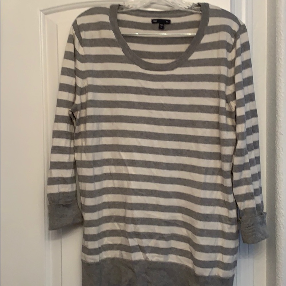 Gray/ white stripped sweater
